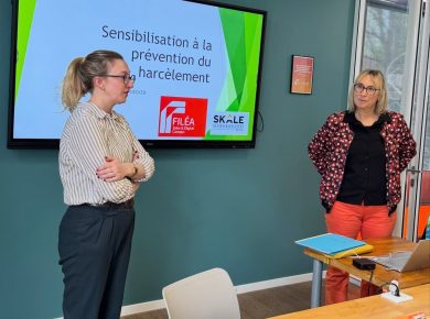 Conférence de sensibilisation au harcèlement au travail avec des étudiants sur le campus FILEA - SKALE Strasbourg